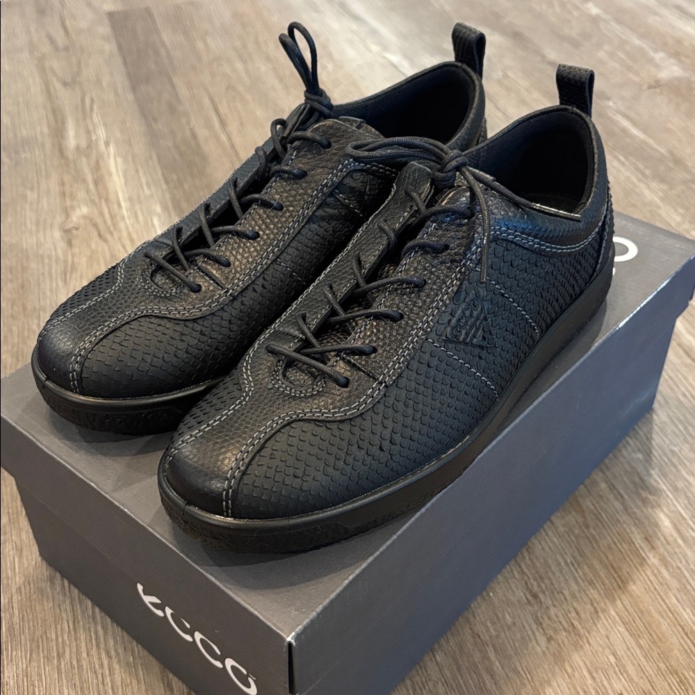 NEW ECCO Women's Black leather Casual Shoes